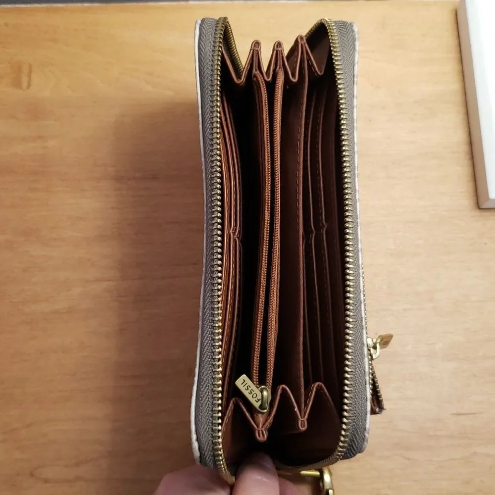 Fossil Clutch Wallet Zip Around